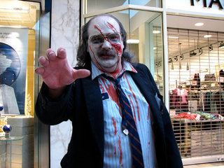 Illustration for article titled Cosplay Abounds at Zombie Fest in Pittsburgh